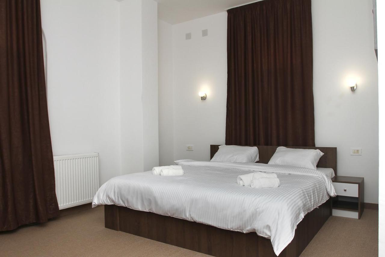 סקופיה Hotel Andalus מראה חיצוני תמונה