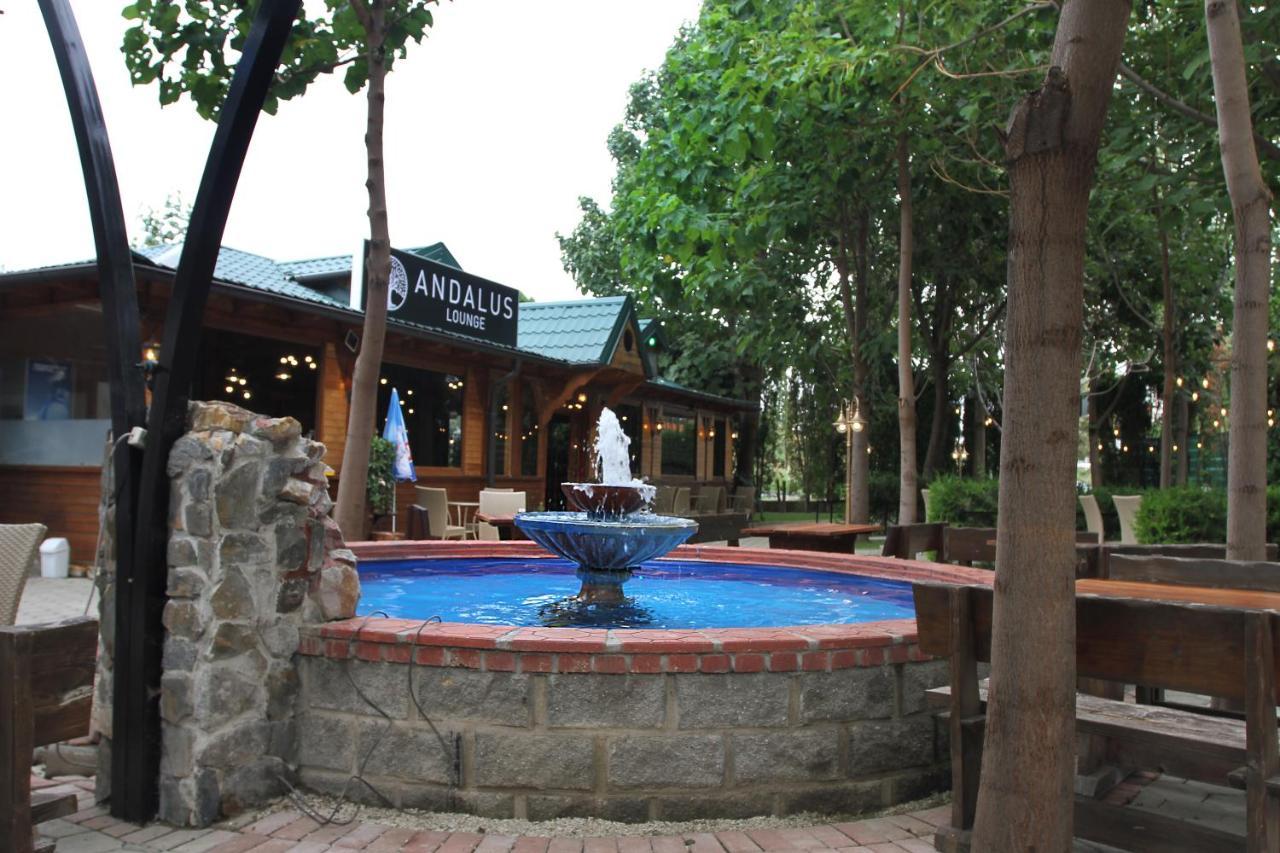 סקופיה Hotel Andalus מראה חיצוני תמונה